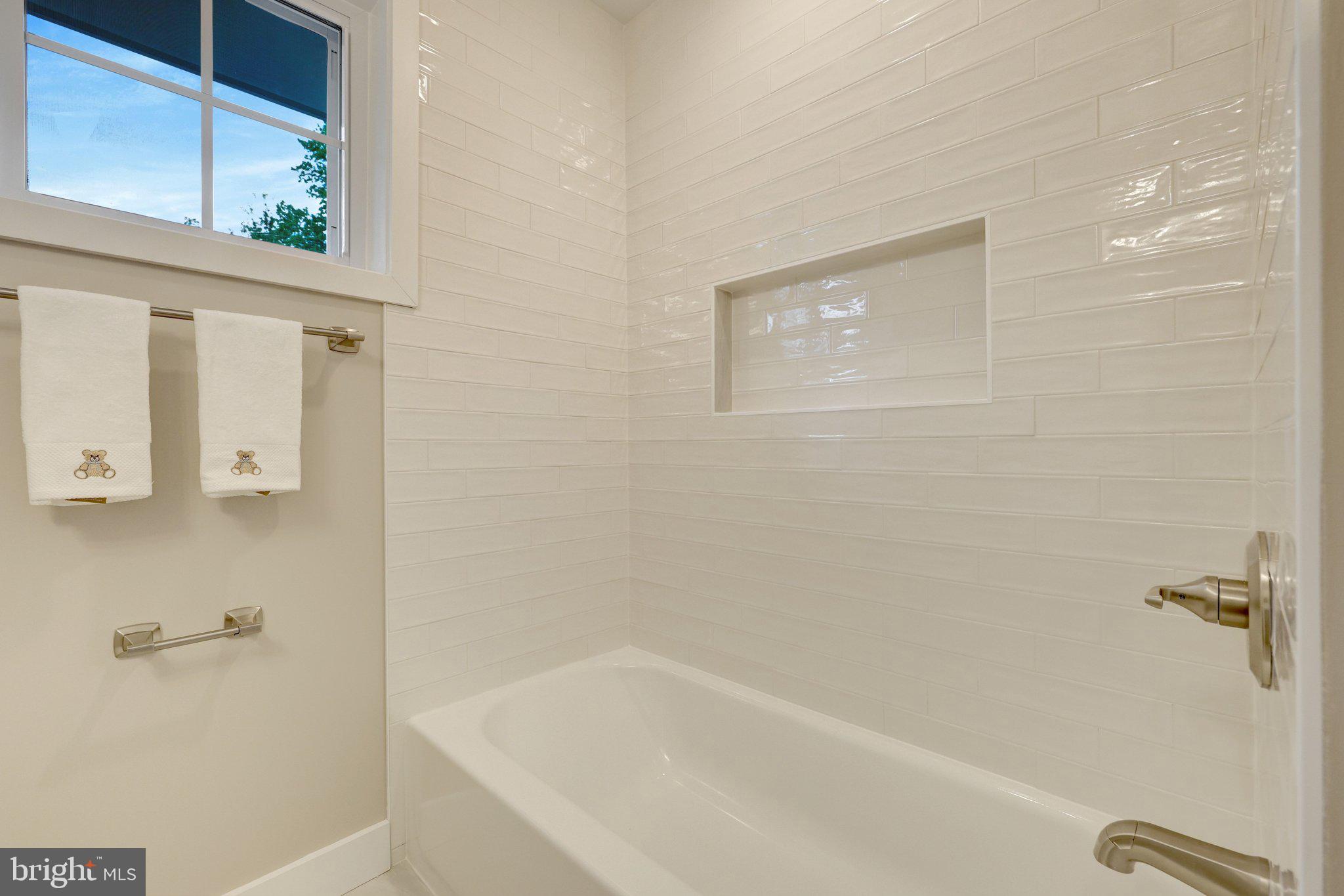 3503 Spring Lake Terrace Fairfax, VA 22030 - Photo 16 of 48 Love The Neutral Tile & Niche Here!