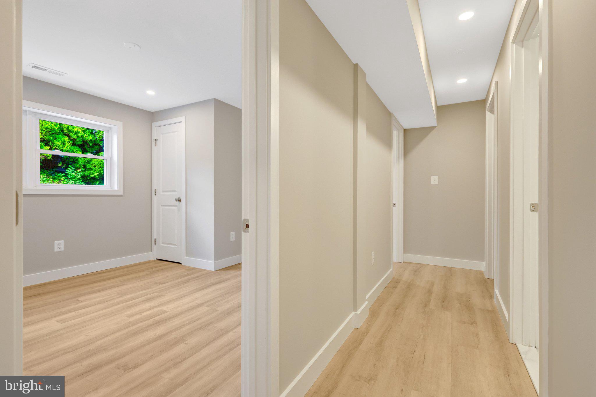 3503 Spring Lake Terrace Fairfax, VA 22030 - Photo 27 of 48 Hallway View