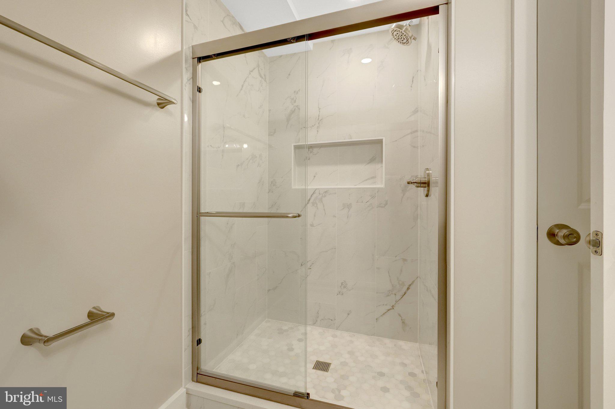 3503 Spring Lake Terrace Fairfax, VA 22030 - Photo 30 of 48 Has Beautiful Shower With Niche Also!
