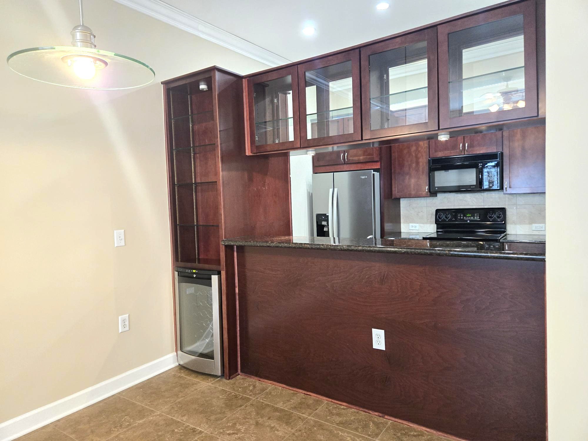 1900 Genesee Street, Unit 207 Houston, TX 77006 - Photo 12 of 50 One more angle of dining area and breakfast bar.