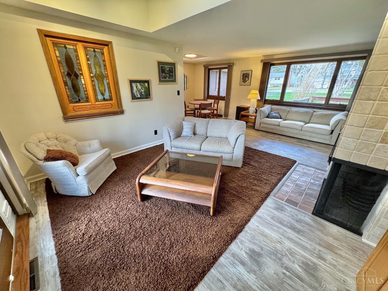 7877 State Road Cincinnati, OH 45255 - Photo 7 of 54 Living room
