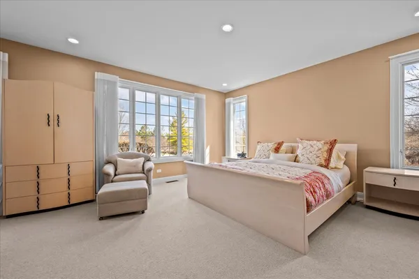$875,000 | 5399 South Pointe Court, Long Grove, IL 60047