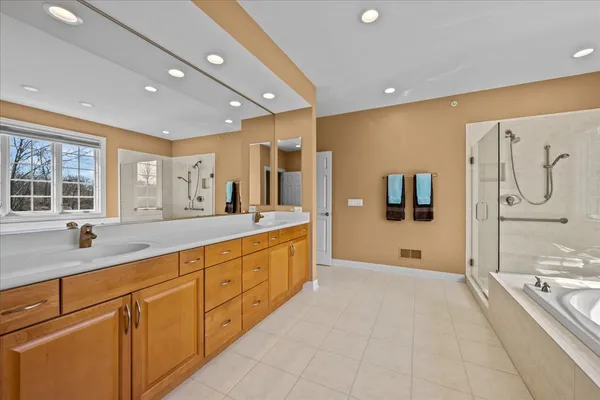 $875,000 | 5399 South Pointe Court, Long Grove, IL 60047