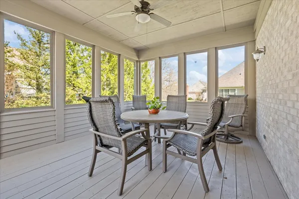 $875,000 | 5399 South Pointe Court, Long Grove, IL 60047