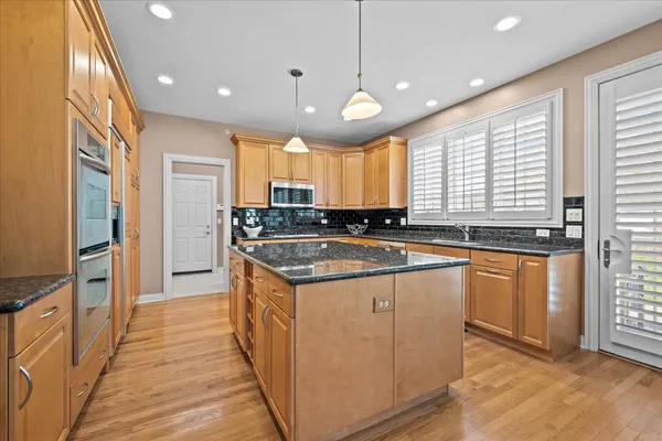 $875,000 | 5399 South Pointe Court, Long Grove, IL 60047