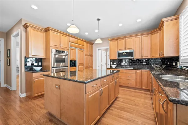 $875,000 | 5399 South Pointe Court, Long Grove, IL 60047