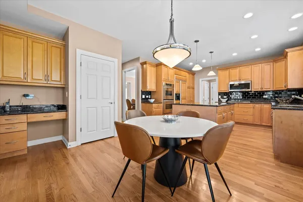 $875,000 | 5399 South Pointe Court, Long Grove, IL 60047