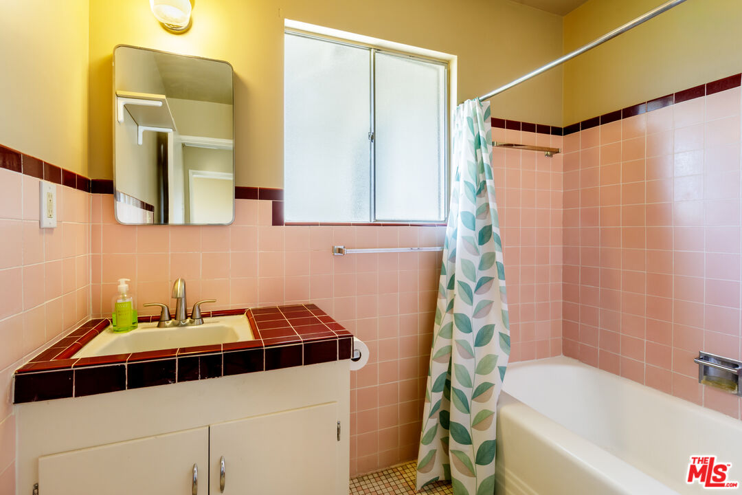 62137 Desert Air Road Joshua Tree, CA 92252 - Photo 20 of 38