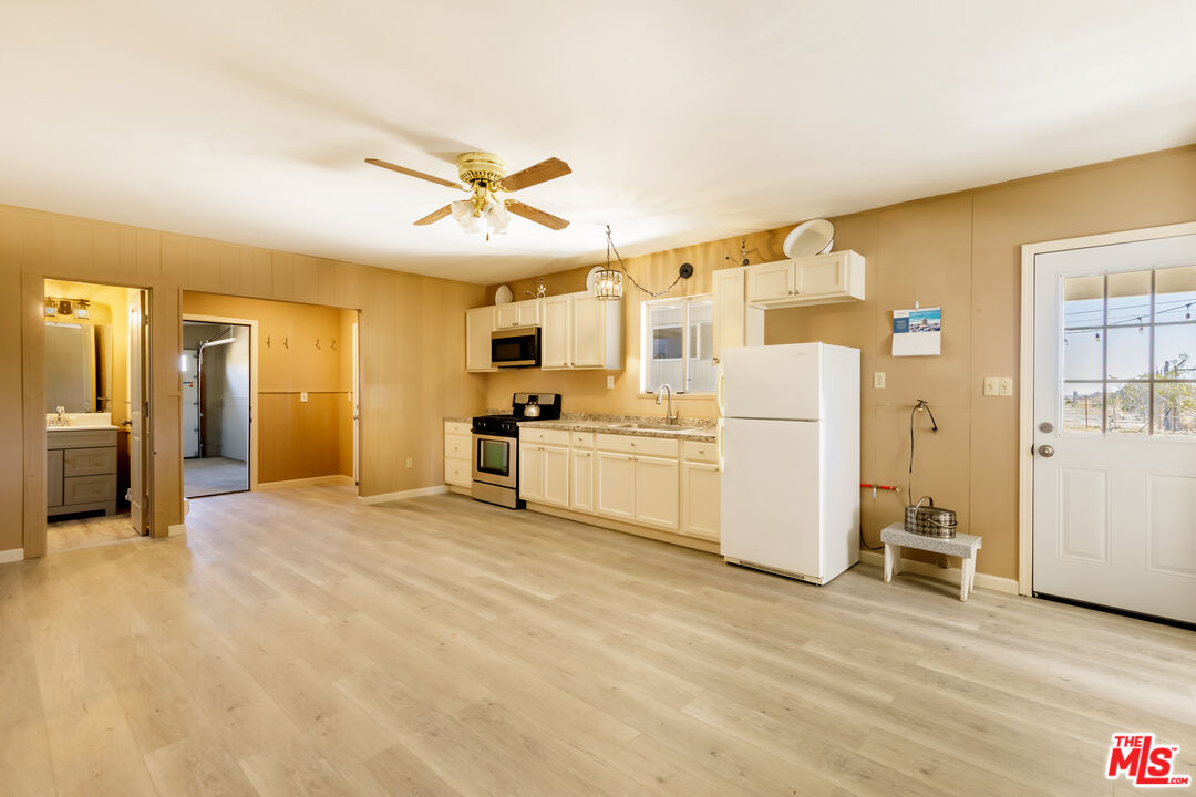 62137 Desert Air Road Joshua Tree, CA 92252 - Photo 25 of 38