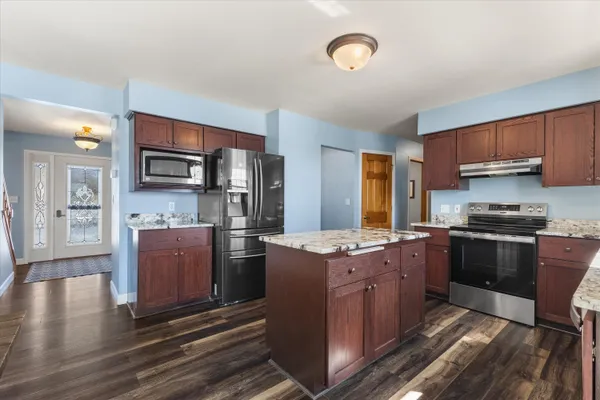 $675,000 | S96W12833 Walter Hagen Drive, Muskego, WI 53150