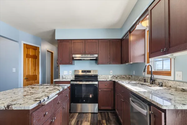 $675,000 | S96W12833 Walter Hagen Drive, Muskego, WI 53150