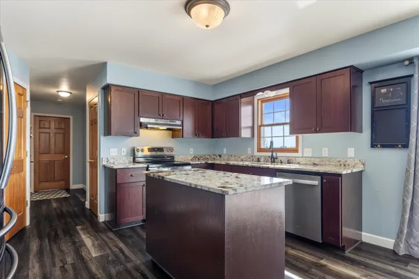 $675,000 | S96W12833 Walter Hagen Drive, Muskego, WI 53150