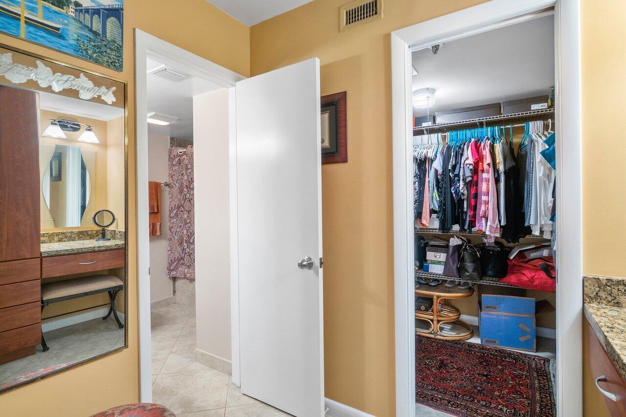 6562 Boca Del Mar Drive, Unit 524 Boca Raton, FL 33433 - Photo 19 of 37 Dressing Area