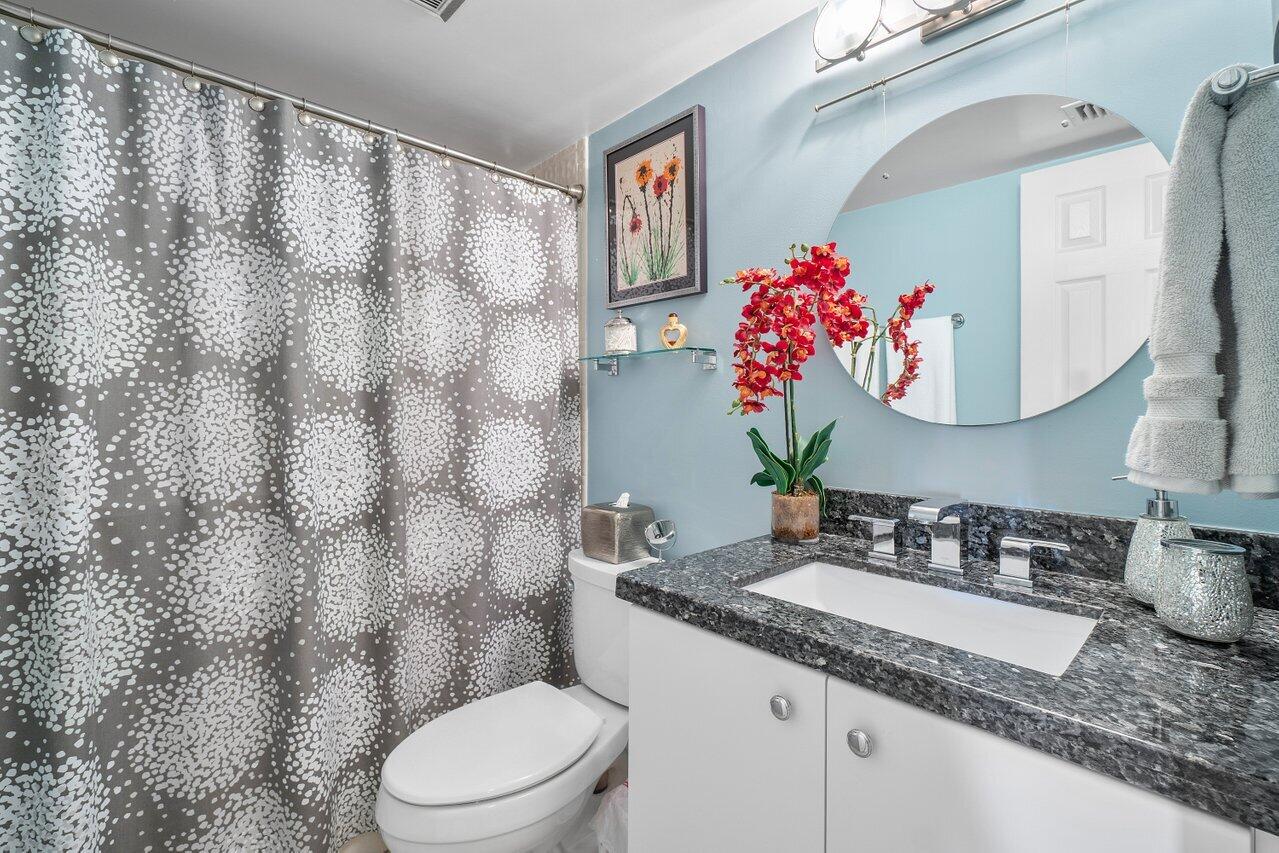6562 Boca Del Mar Drive, Unit 524 Boca Raton, FL 33433 - Photo 22 of 37 2nd Bathroom