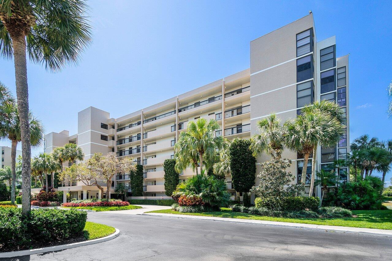 6562 Boca Del Mar Drive, Unit 524 Boca Raton, FL 33433 - Photo 32 of 37 Lush Landscaping