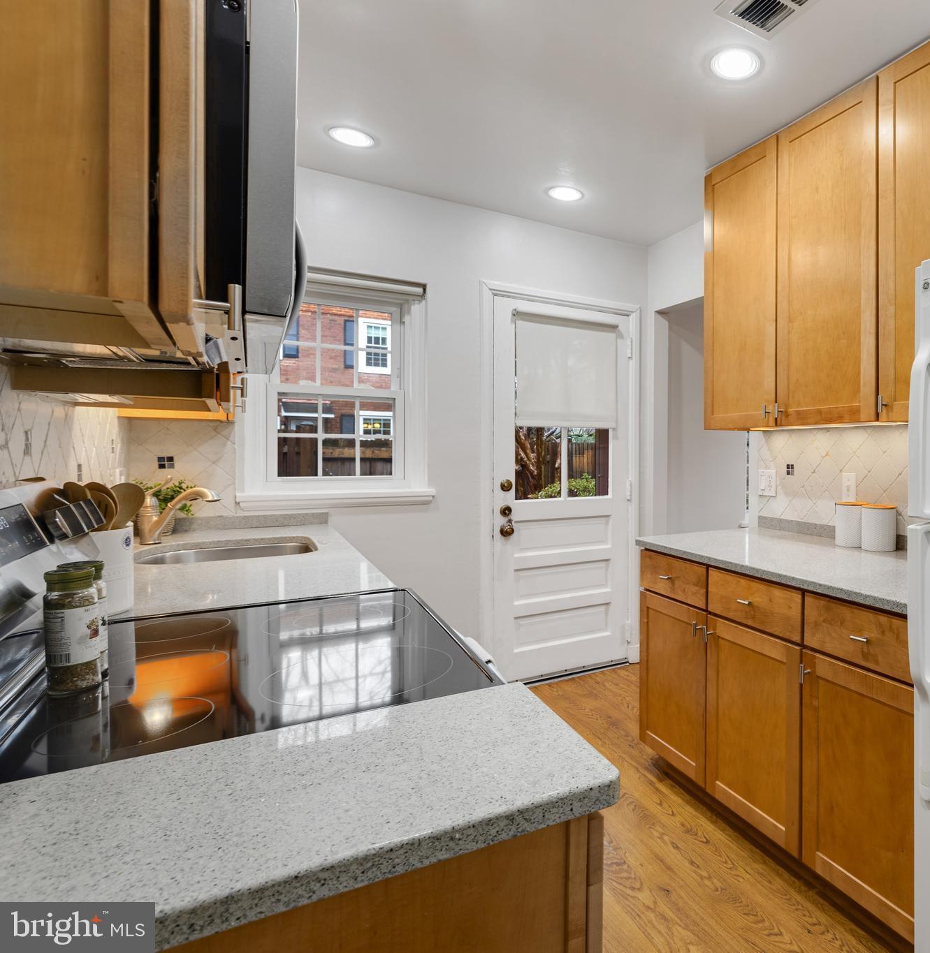 4628 31st Road South Arlington, VA 22206 - Photo 12 of 55 Updated cabinets w/modern pulls