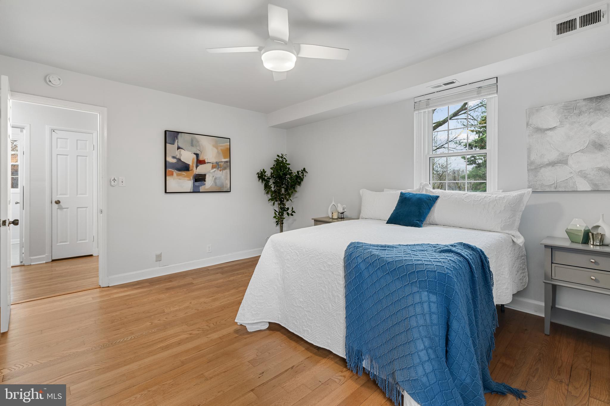 4628 31st Road South Arlington, VA 22206 - Photo 19 of 55 Easily fits a king bedroom set