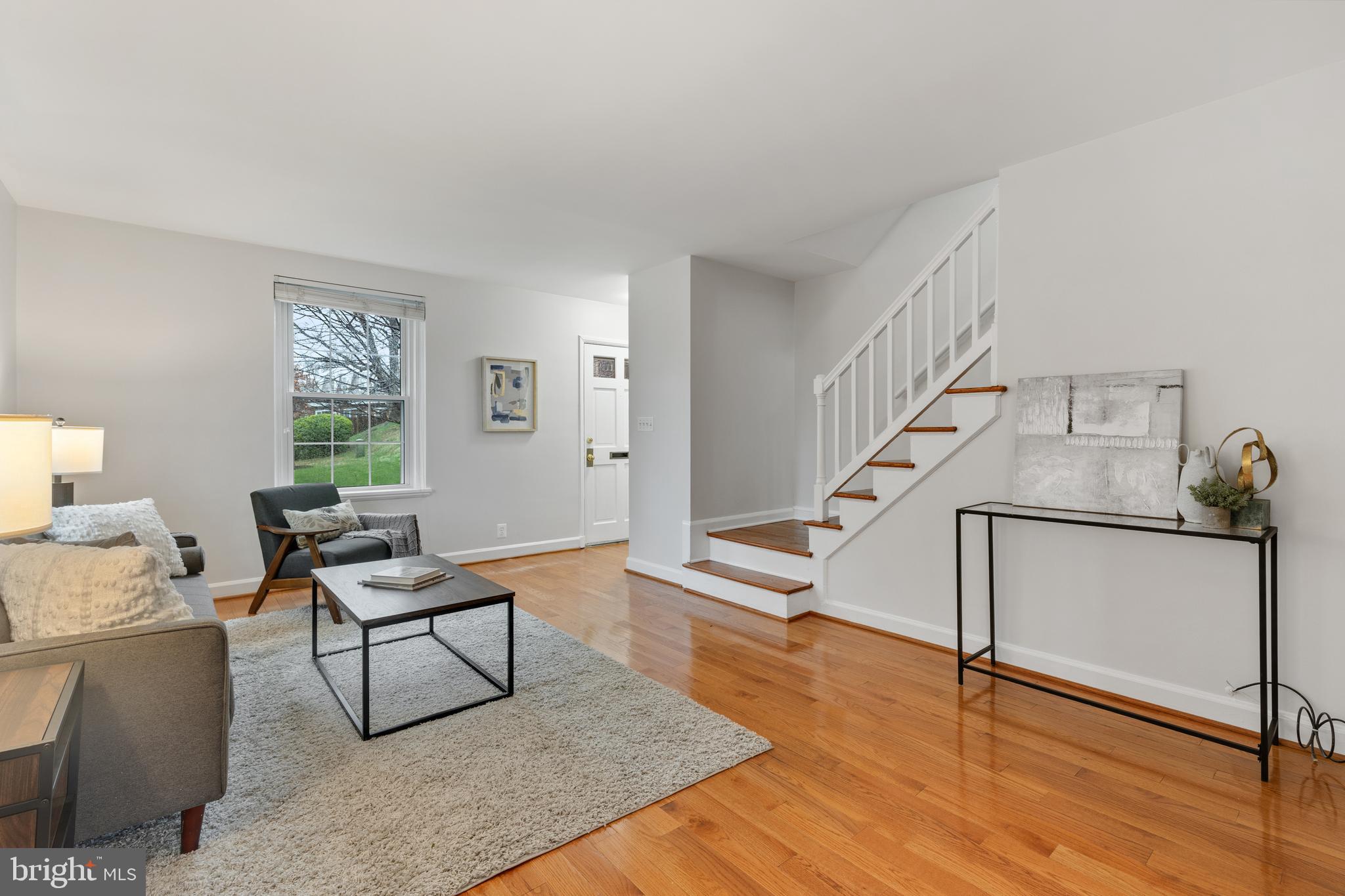 4628 31st Road South Arlington, VA 22206 - Photo 4 of 55 Front entry w/coat closet