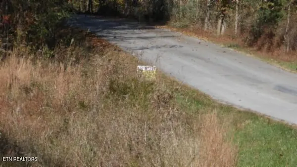 $79,900 | 8.60-ac 8.60-ac Moss Arcot Road, Celina, TN 38551