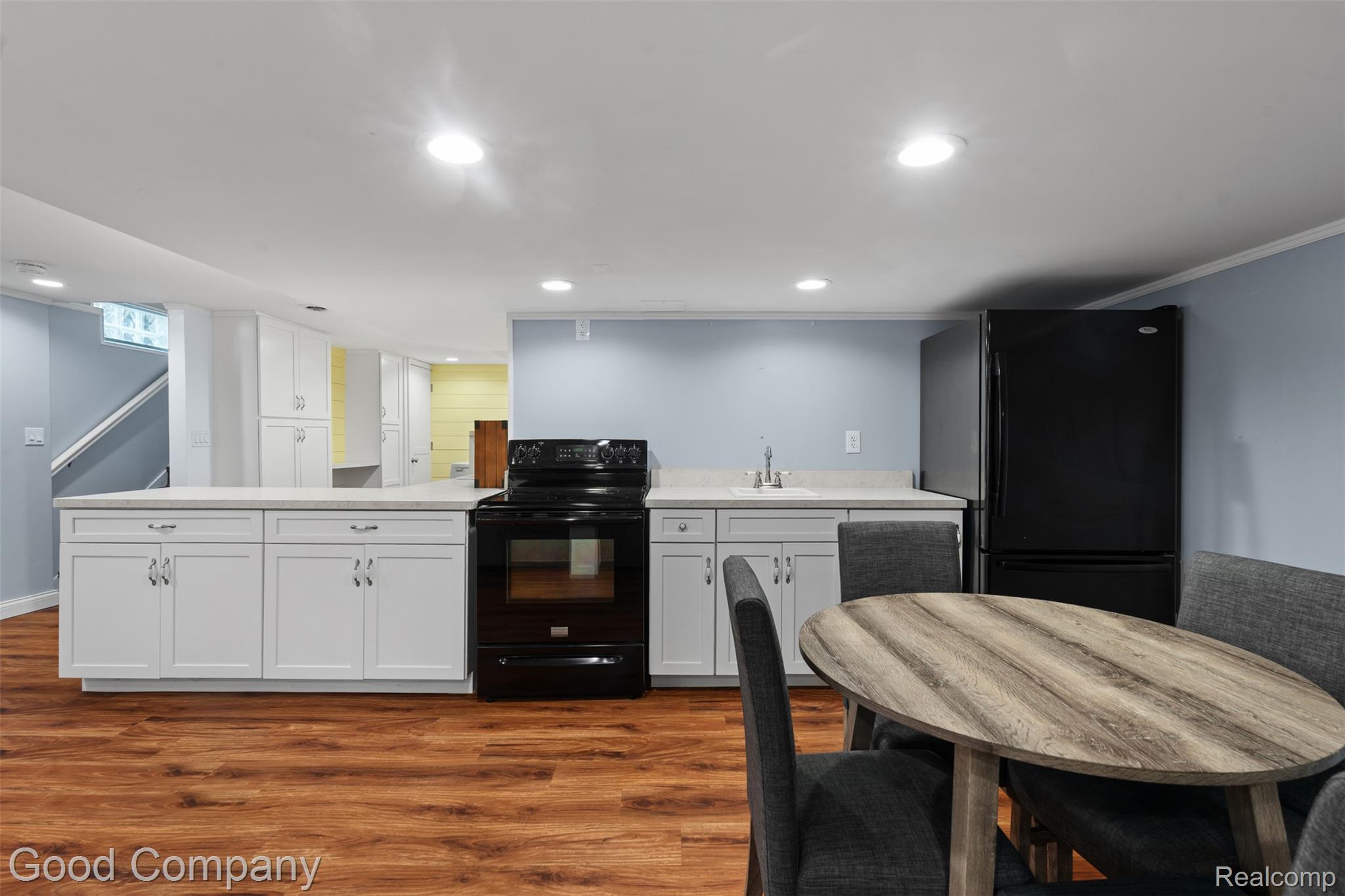 385 Trombley Road Troy, MI 48083 - Photo 28 of 51 385 Trombley Dr Troy Family room 2nd Kitchen