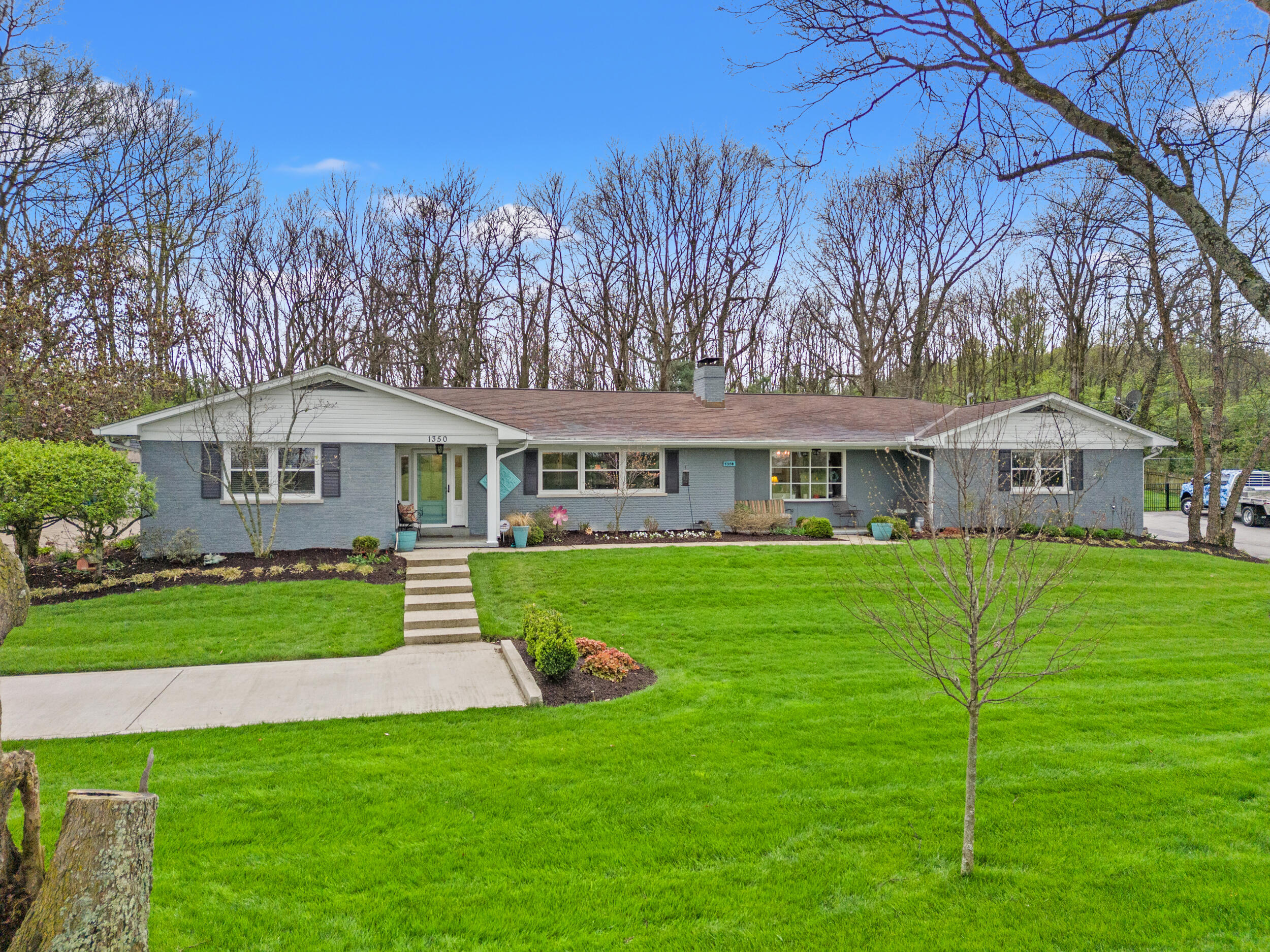 1350 Hume Road Lexington, KY 40516 - Photo 1 of 36 DJI_20240403090601_0014_D_1350 Hume Rd