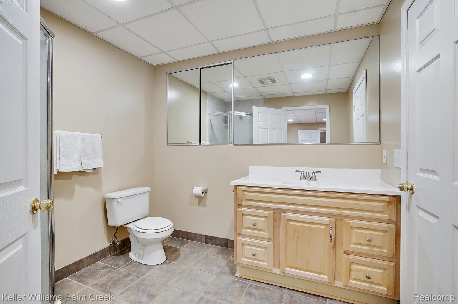 610 Springview Drive Rochester, MI 48307 - Photo 38 of 43 dsc01254-dsc01256.jpg