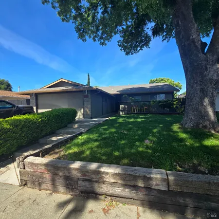 $2,950 | 1255 Whitehall Way, Vacaville, CA 95687