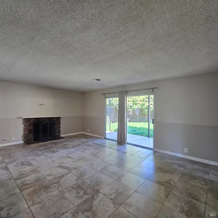 $2,950 | 1255 Whitehall Way, Vacaville, CA 95687