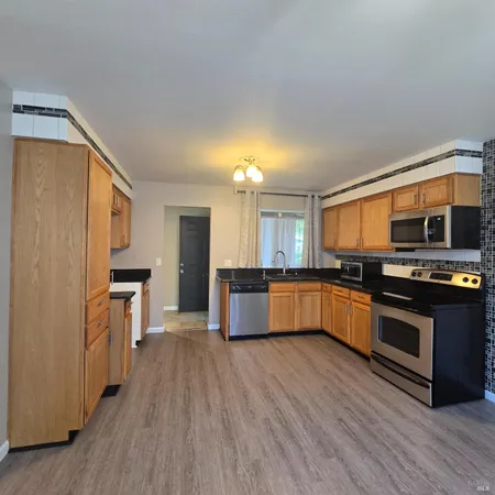 $2,950 | 1255 Whitehall Way, Vacaville, CA 95687