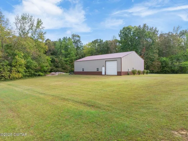 $625,000 | 2400 Sand Ridge Bargerton Road, Lexington, TN 38351
