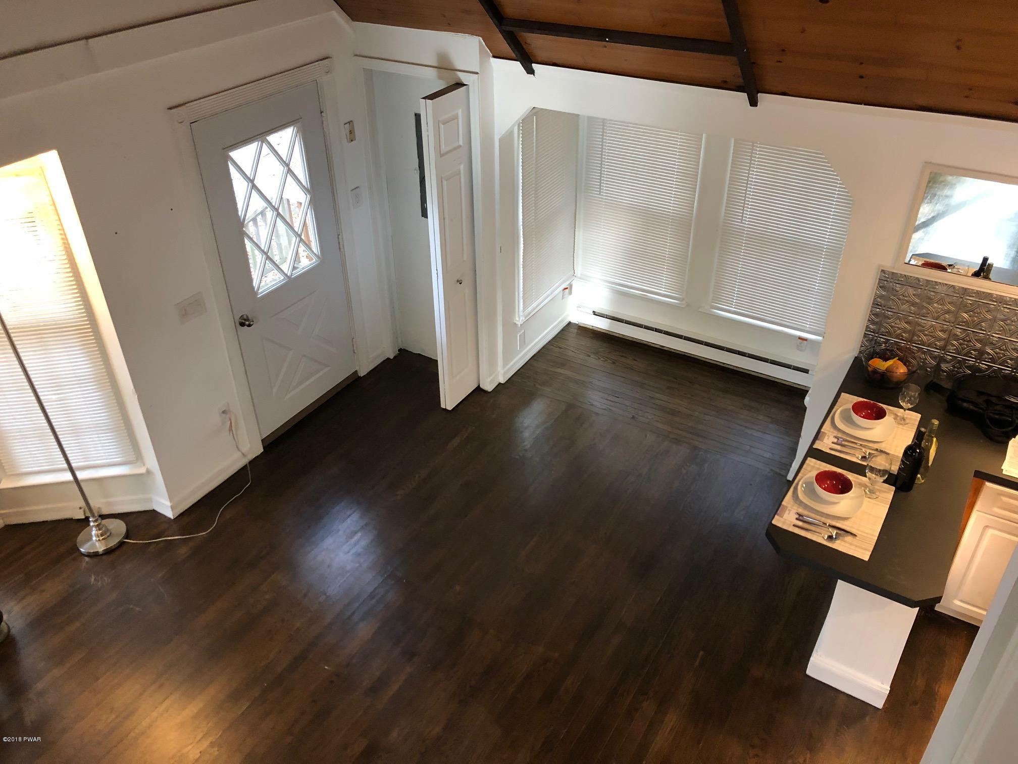 5144 Minks Pond Road Bushkill, PA 18324 - Photo 23 of 29 Dining area