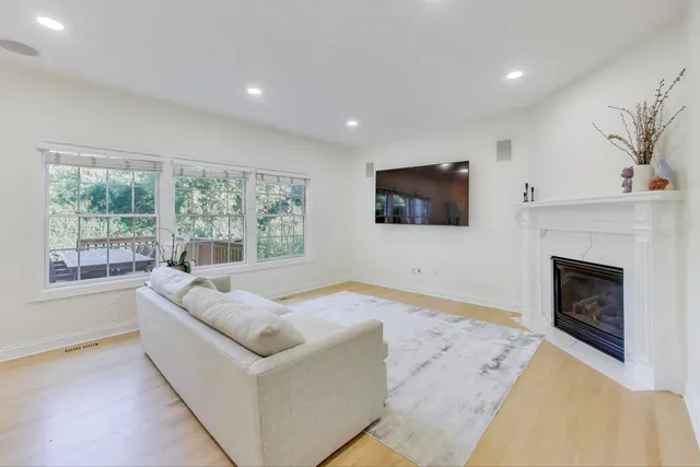 $890,000 | 331 South Park Street, Westmont, IL 60559