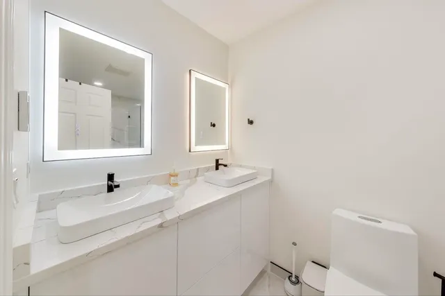 $890,000 | 331 South Park Street, Westmont, IL 60559