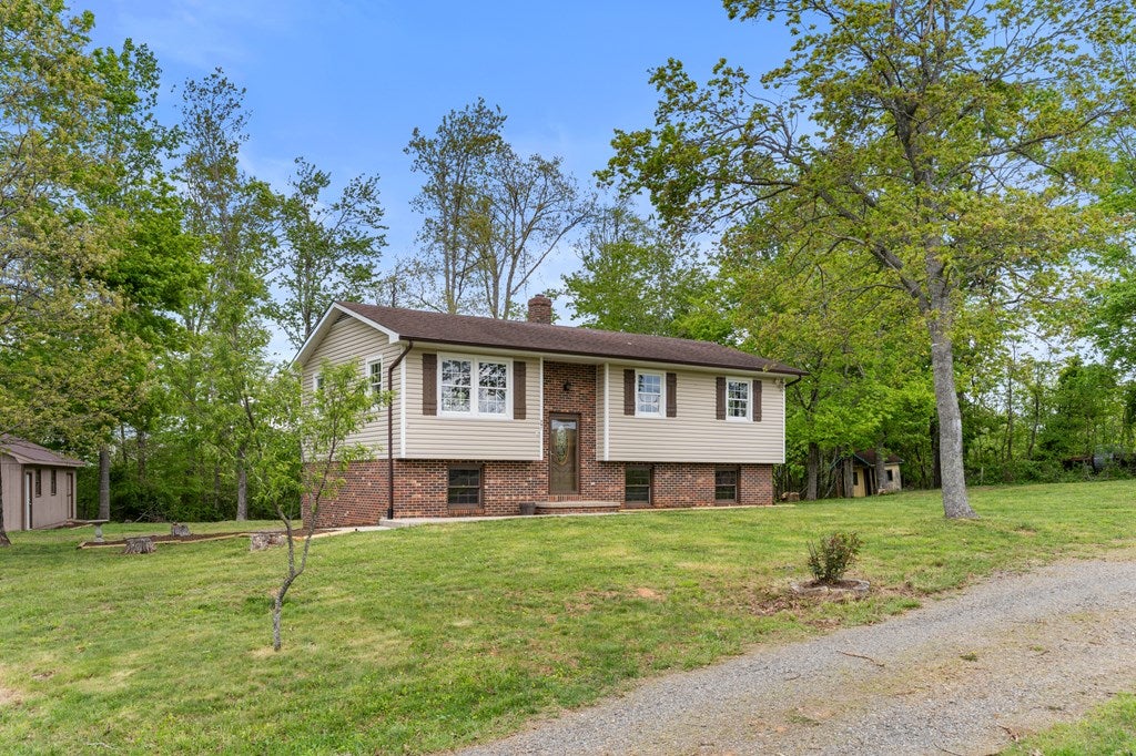 798 Edmonds Road Galax, VA 24333 - Photo 21 of 28 Gallery Image 21