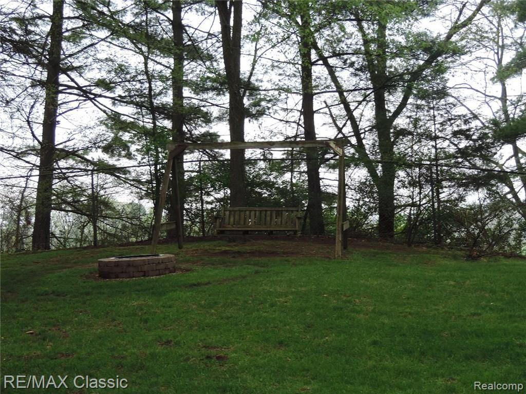 1005 Pine Ridge Road Milford, MI 48380 - Photo 70 of 76 DSCN7169 - Copy.JPG