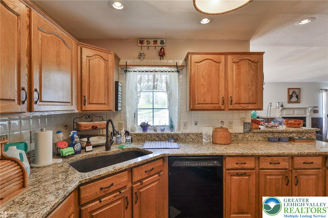 121 East Douglasville Road Nazareth, PA 18064 - Photo 15 of 54