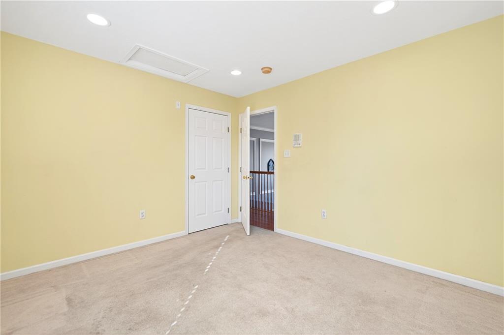 809 Wible Run Road Pittsburgh, PA 15209 - Photo 25 of 36 a view of empty room