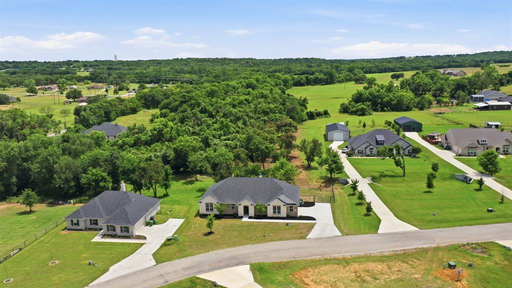 113 Cooper Court Springtown, TX 76082 - Photo 36 of 40