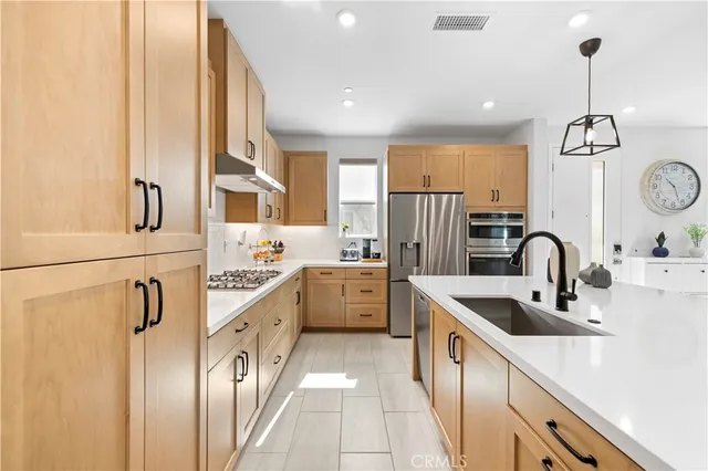 $824,900 | 27318 Maverick Place, Valencia, CA 91381