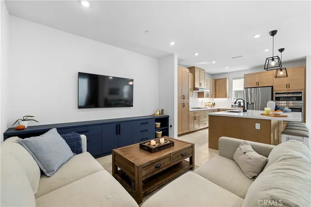 $824,900 | 27318 Maverick Place, Valencia, CA 91381