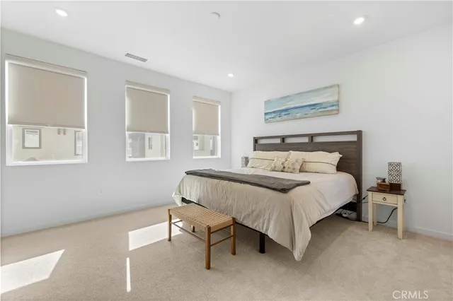 $824,900 | 27318 Maverick Place, Valencia, CA 91381