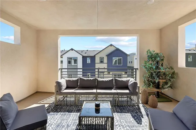 $824,900 | 27318 Maverick Place, Valencia, CA 91381