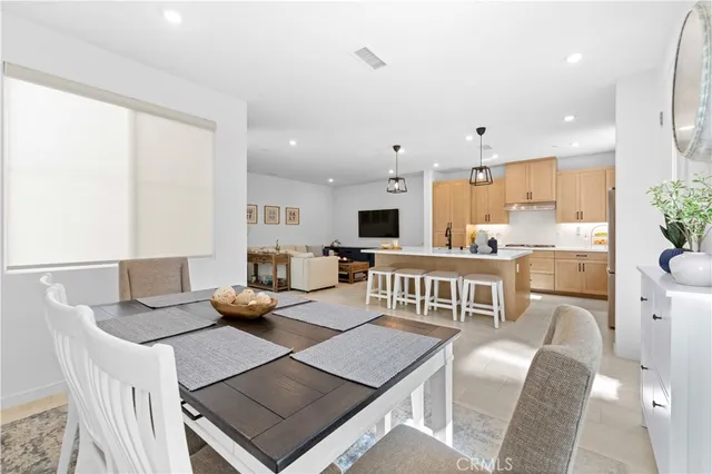 $824,900 | 27318 Maverick Place, Valencia, CA 91381