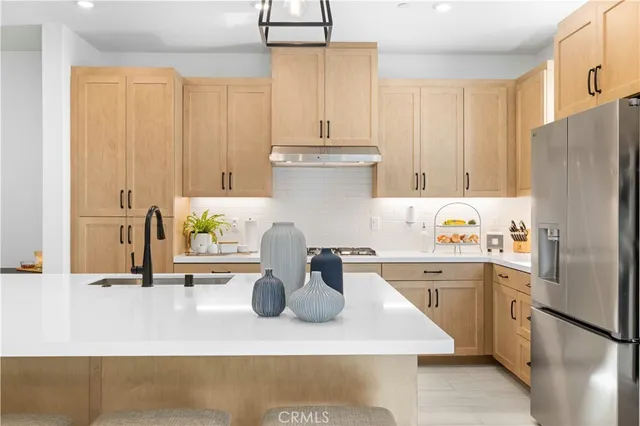 $824,900 | 27318 Maverick Place, Valencia, CA 91381