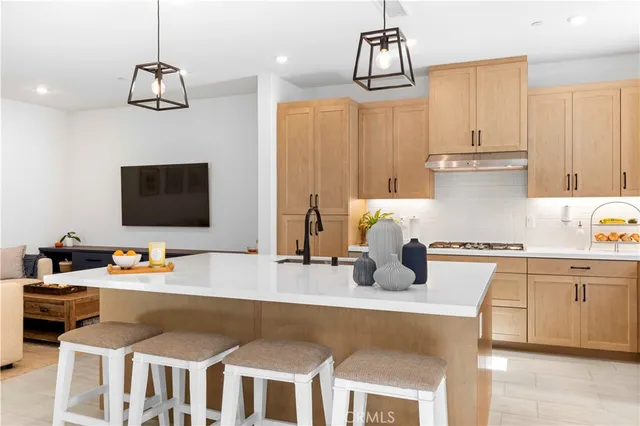 $824,900 | 27318 Maverick Place, Valencia, CA 91381