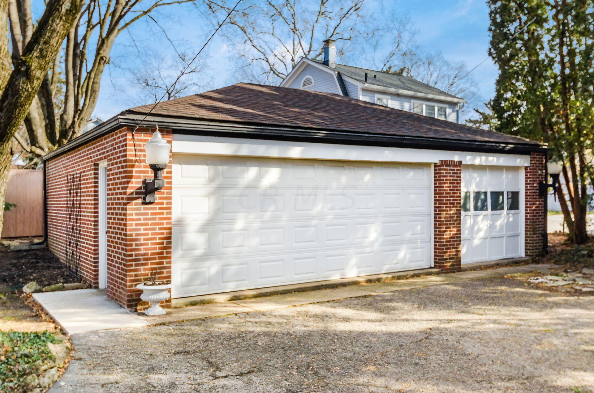 271 Winthrop Road Columbus, OH 43214 - Photo 29 of 32 3 Car Heated Garage