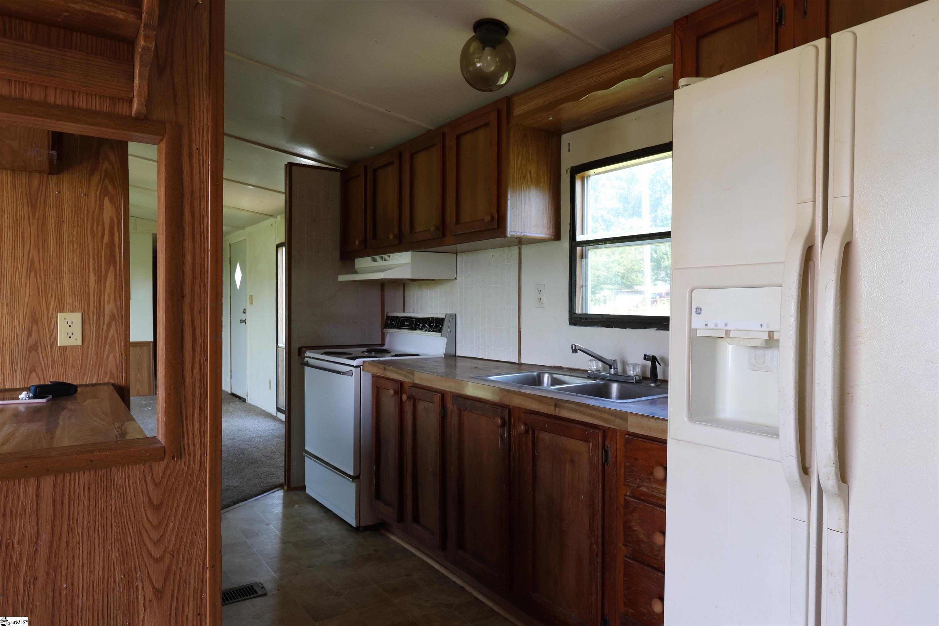 159 Pullman Road Campobello, SC 29322 - Photo 3 of 10