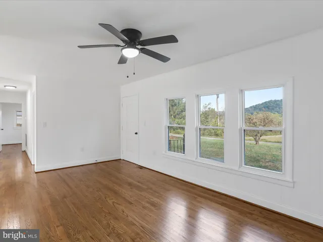 $209,900 | 310 Crawford Lane, Great Cacapon, WV 25422