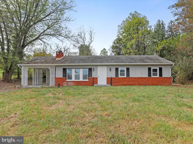 $209,900 | 310 Crawford Lane, Great Cacapon, WV 25422