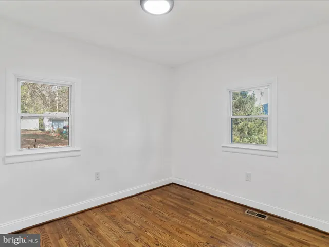 $209,900 | 310 Crawford Lane, Great Cacapon, WV 25422